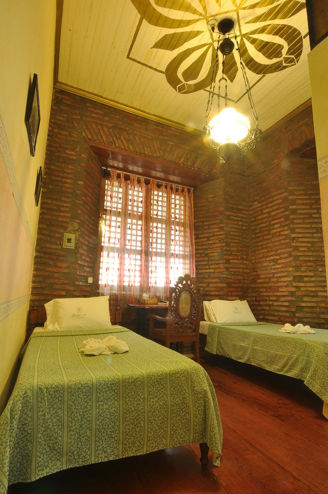 Zen Rooms Grandpa'S Inn Βιγκάν Εξωτερικό φωτογραφία
