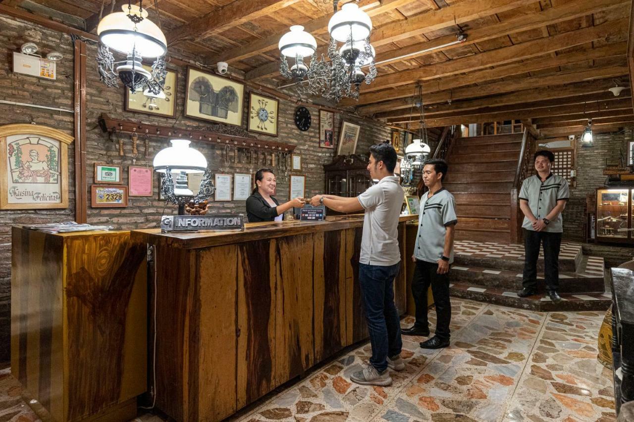Zen Rooms Grandpa'S Inn Βιγκάν Εξωτερικό φωτογραφία